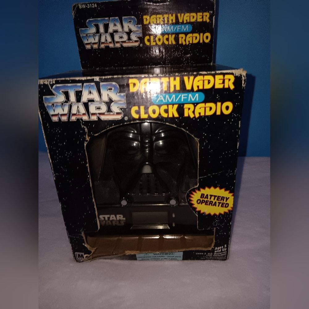 Vintage 1995 Star Wars Darth Vader AM/FM Clock Radio MGA Collectible Sci-Fi